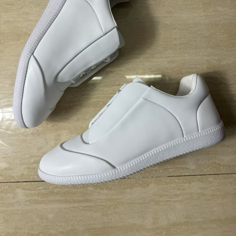 premium shoes for man high qua - огляд і ціна Table Tennis Men